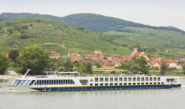 Flusskreuzfahrtschiff Donau