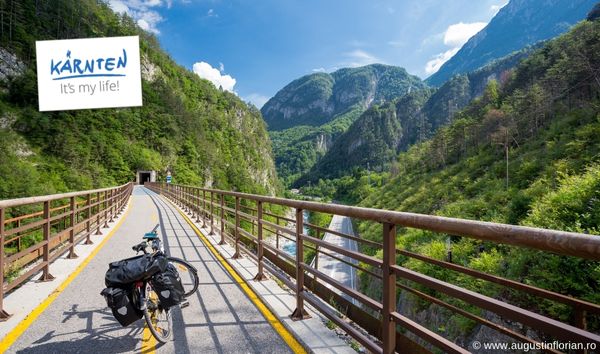 Alpe Adria Radweg in Italien, Alte Bahntrasse mit Fahrrad